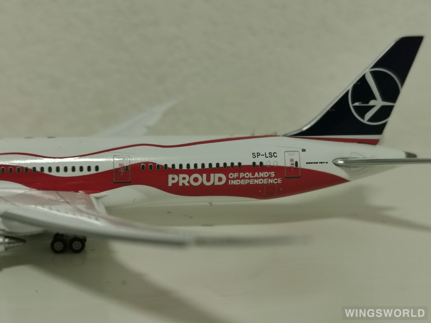 JC Wings 1:400 XX4062A LOT 波兰航空 Boeing 787-9 SP-LSC