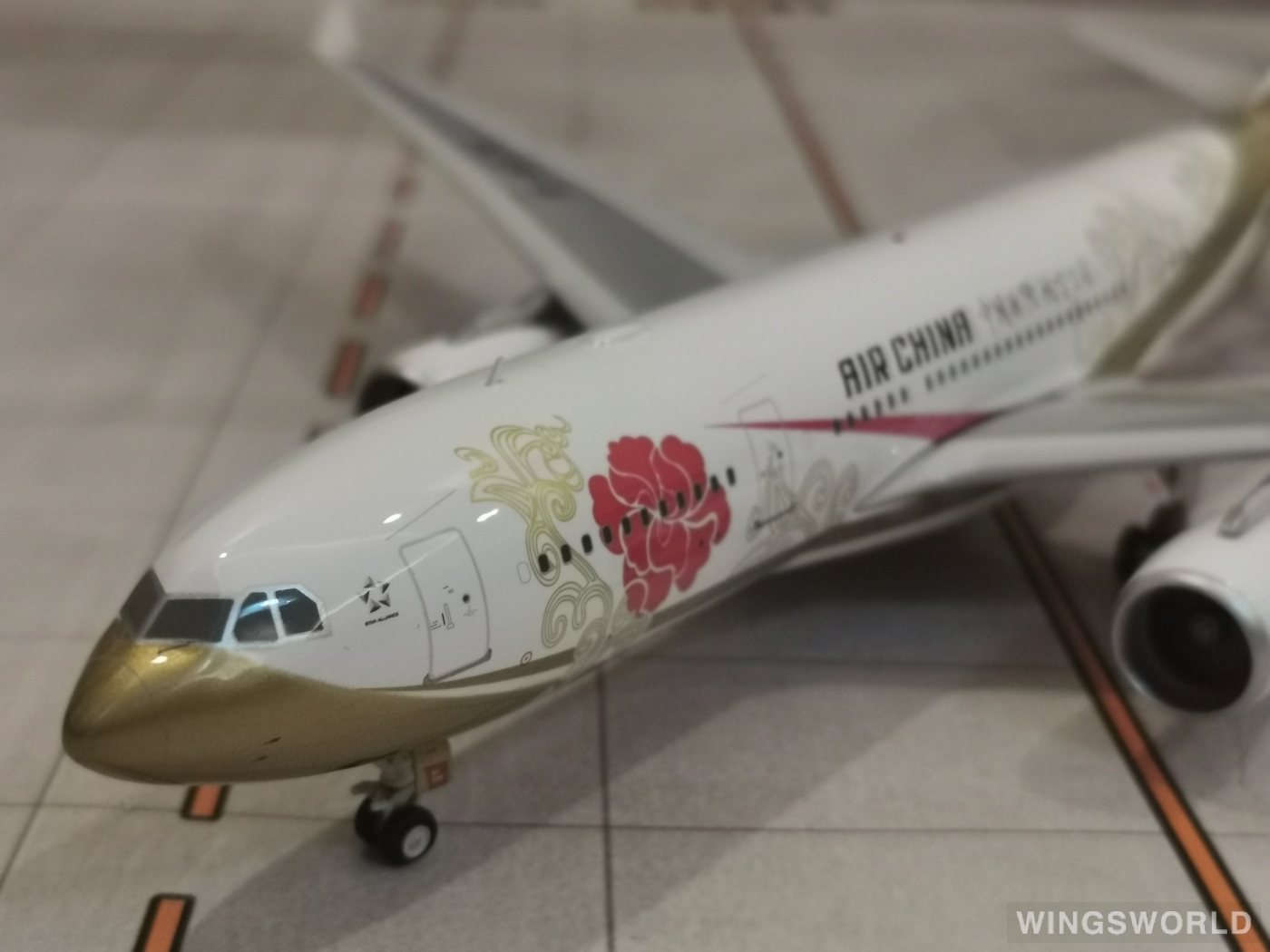 Phoenix 1:200 PH20143 Air China 中国国际航空 Airbus A330-200 B-6075