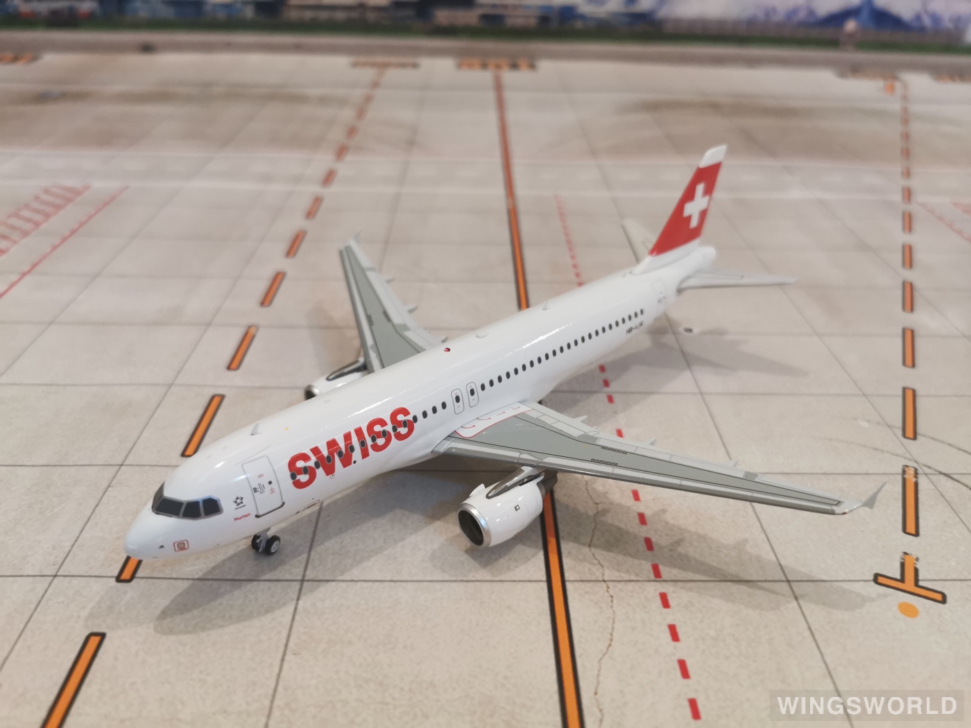 JFOX 1:200 JFA320028 Swiss 瑞士国际航空 Airbus A320 HB-IJK