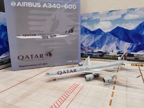 カタール航空 A340-600 1/500 1/500 カタール航空 旧塗装 AIRBUS A340-600 ヘルパ - メルカリ