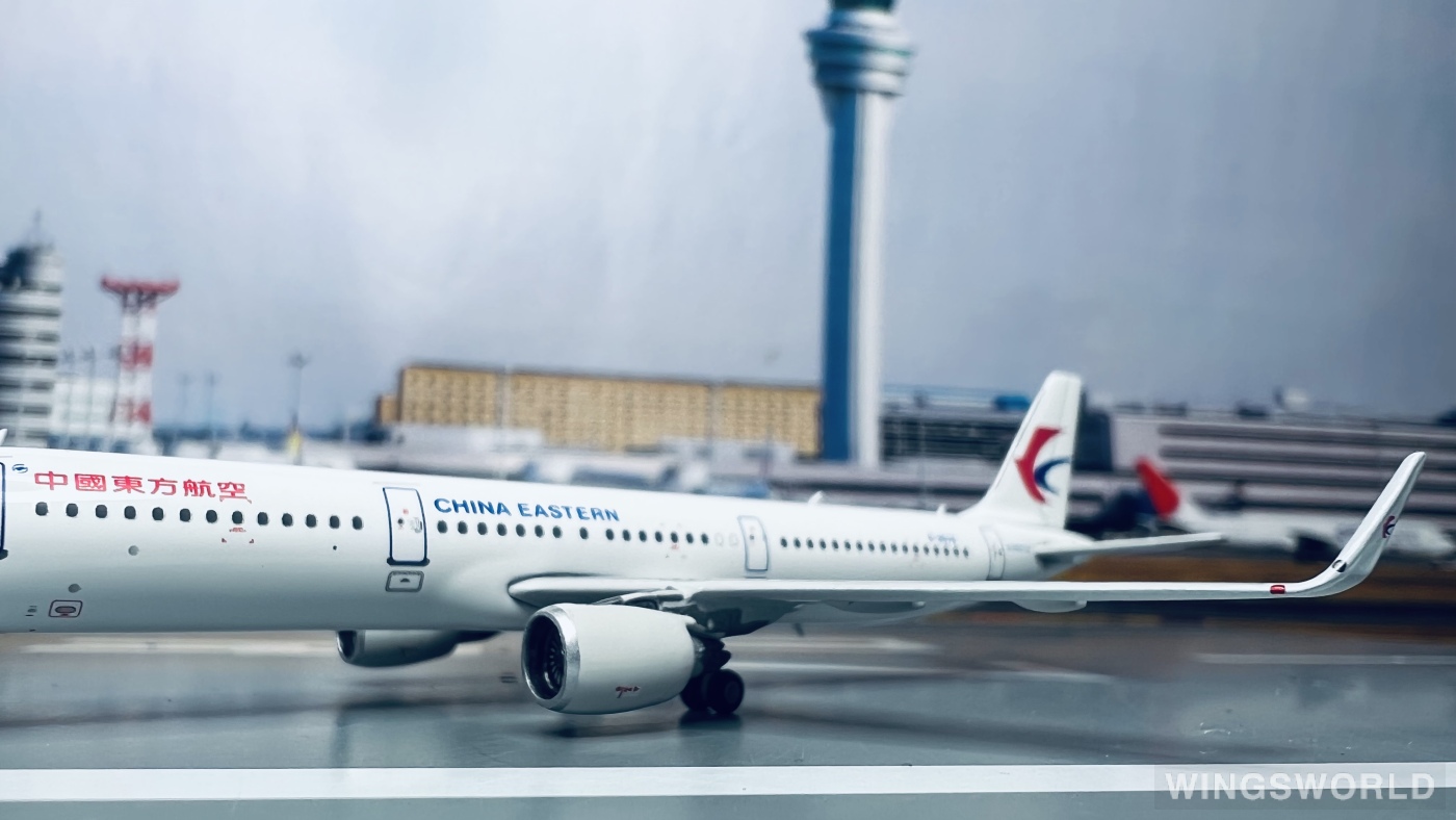Phoenix 1:400 PH11706 China Eastern 中国东方航空 Airbus A321 B-8576