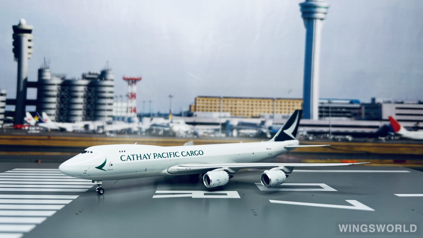 Phoenix 1:400 PH04429 Cathay Pacific 国泰航空 Boeing 747-8F B-LJL