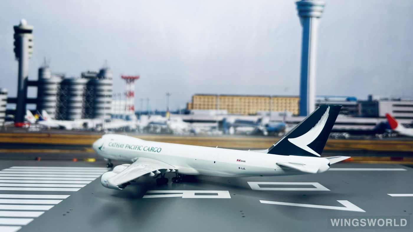 Phoenix 1:400 PH04429 Cathay Pacific 国泰航空 Boeing 747-8F B-LJL