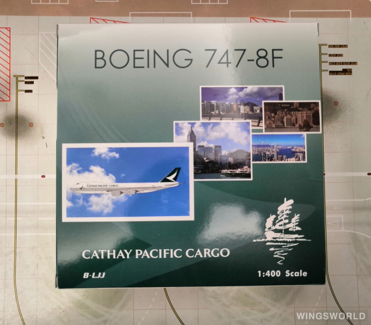 Phoenix 1:400 PH04428 Cathay Pacific 国泰航空 Boeing 747-8F B-LJJ