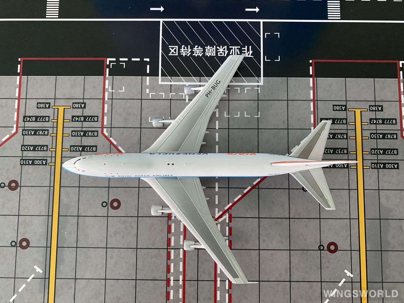 Phoenix 1:400 PH11681 KLM 荷兰皇家航空 Boeing 747-200 PH-BUG
