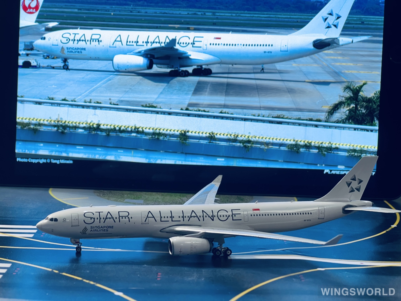Phoenix 1:400 PH04267 Singapore Airlines 新加坡航空 Airbus A330-200 9V-STU