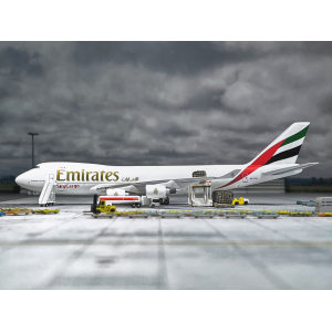 Emirates 阿联酋航空 Boeing 747-400 OO-THC 2000s colors. 