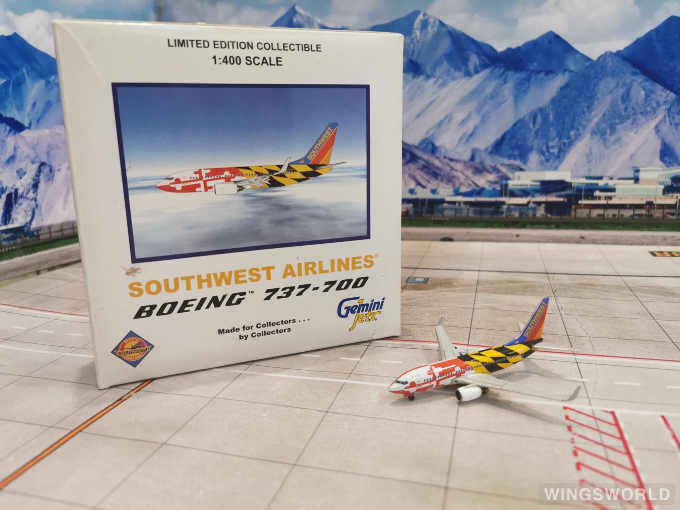 Geminijets 1:400 GJSWA611 Southwest Airlines 美国西南航空 Boeing 737-300 N214WN