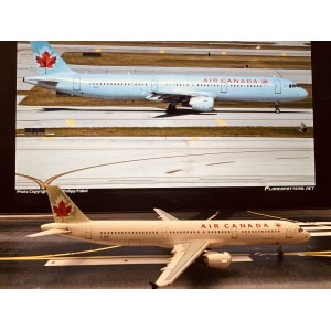 Air Canada 加拿大航空 Airbus A321 C-GIUF 2004s colors. With rolling gears. AC19186 AeroClassics 1:400