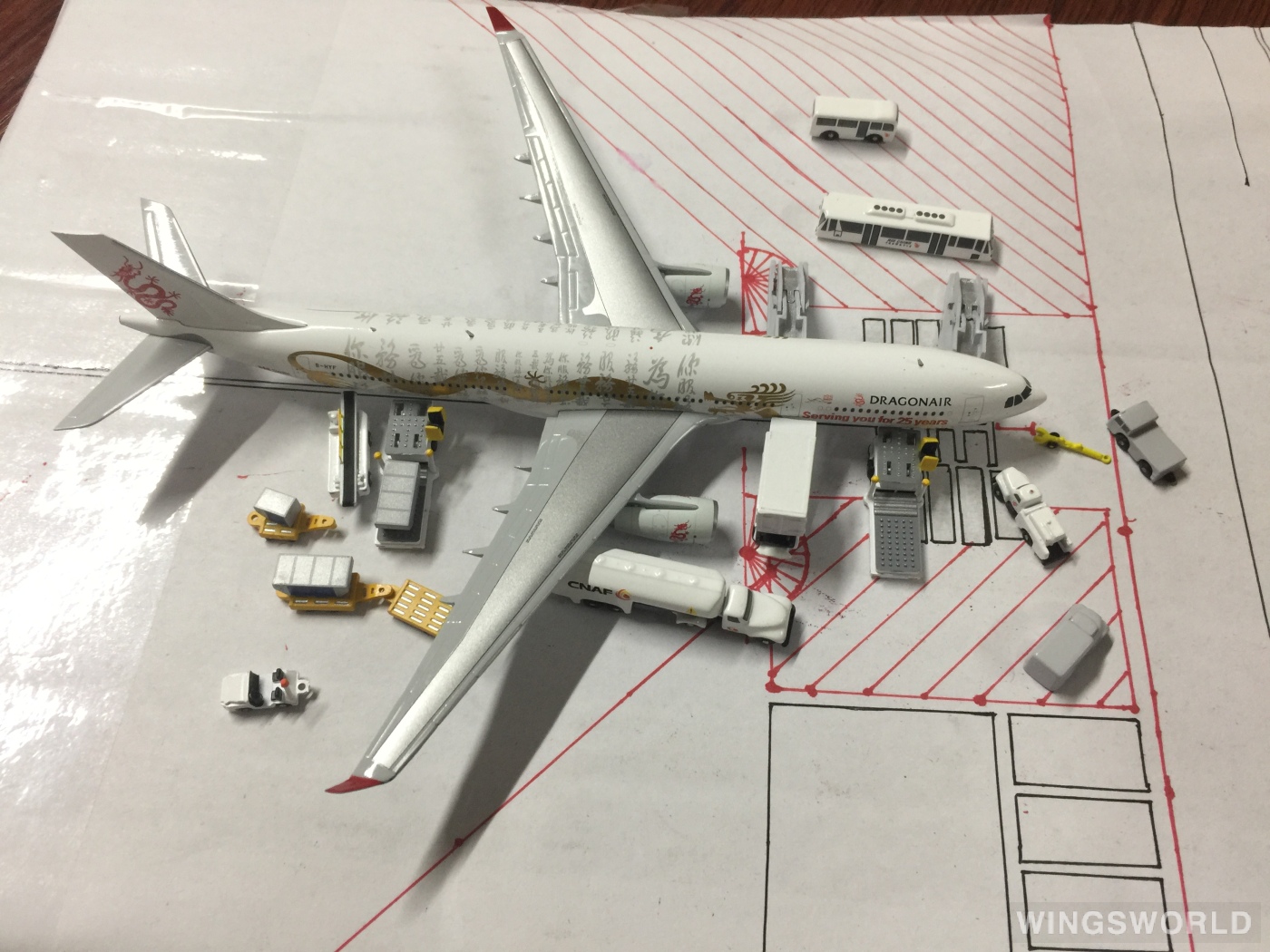 JC Wings 1:400 XX4109 Dragonair 港龙航空 Airbus A330-300 B-HYF