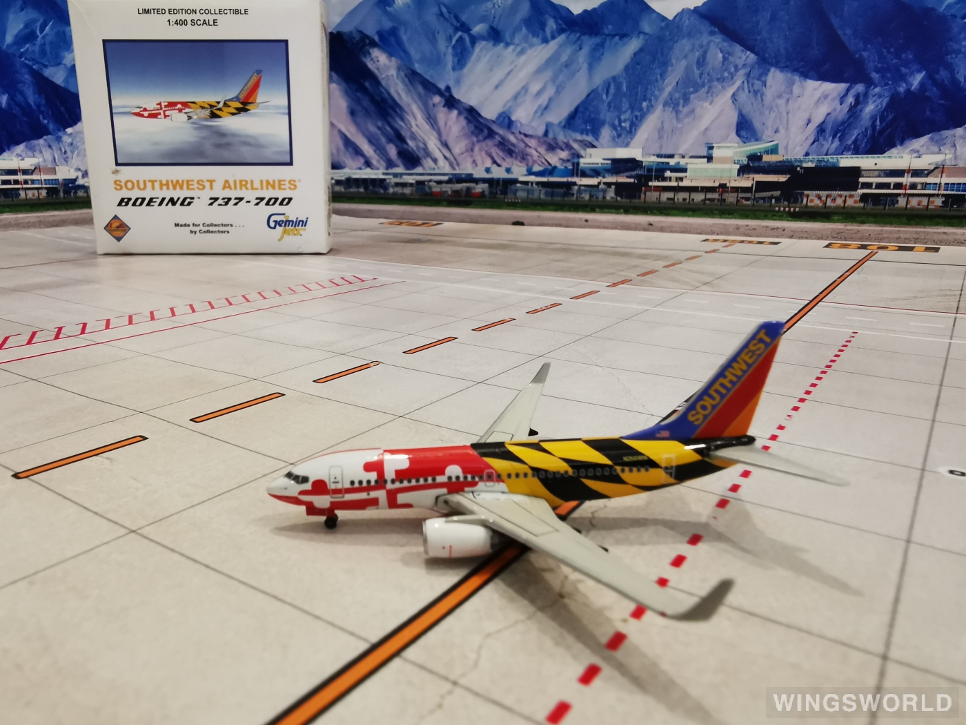 Geminijets 1:400 GJSWA611 Southwest Airlines 美国西南航空 Boeing 737-300 N214WN