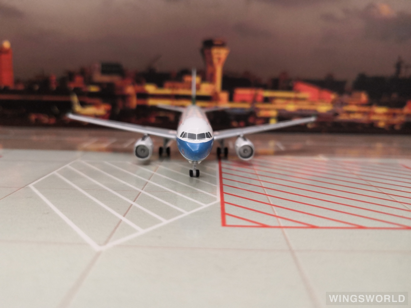 Pandamodel 1:400 PM4B6196 Shenzhen Airlines 深圳航空 Airbus A319 B-6196