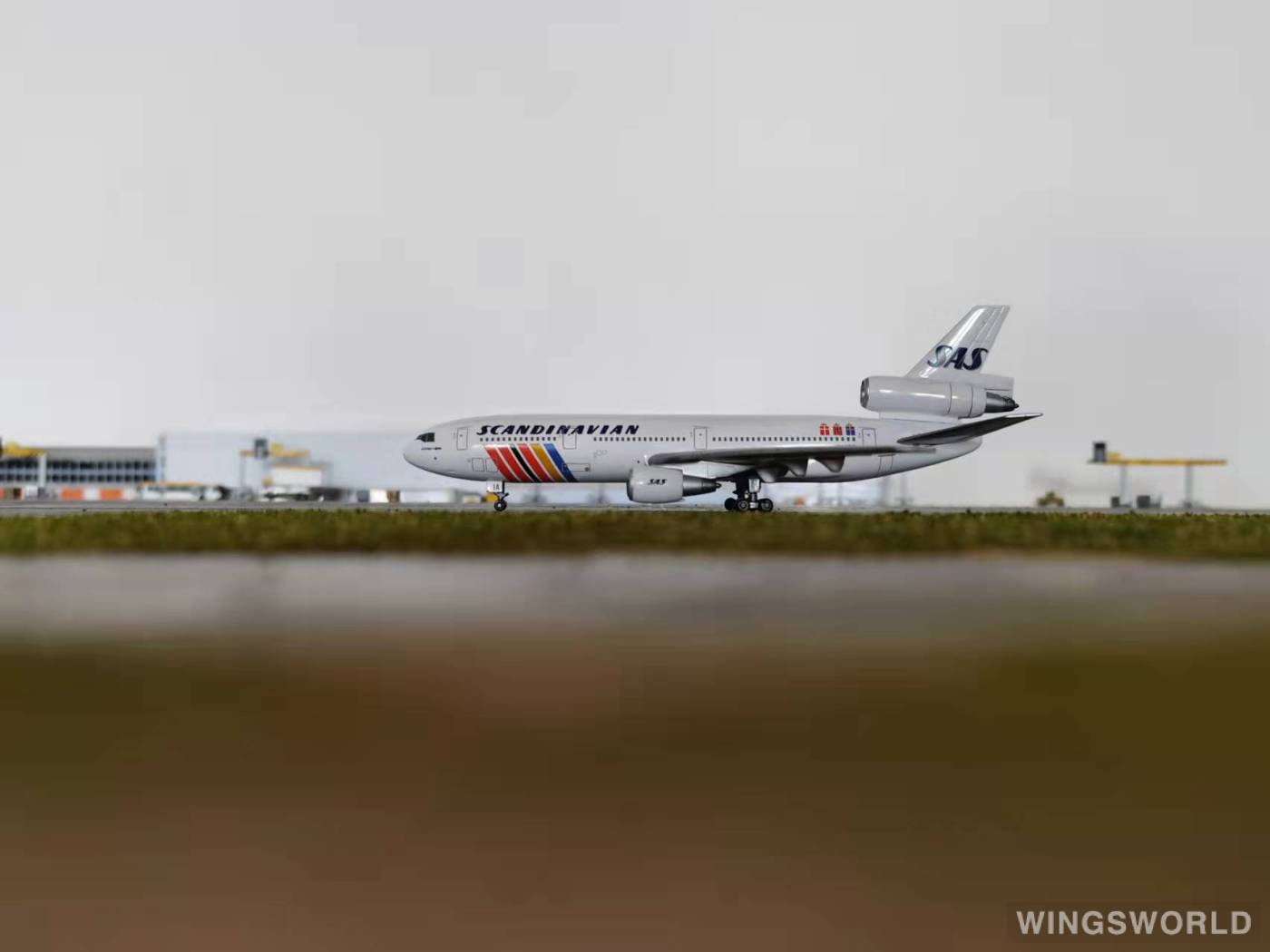 Dragon Models 1:400 55303 SAS 北欧航空 McDonnell Douglas DC-10 OY-KDC