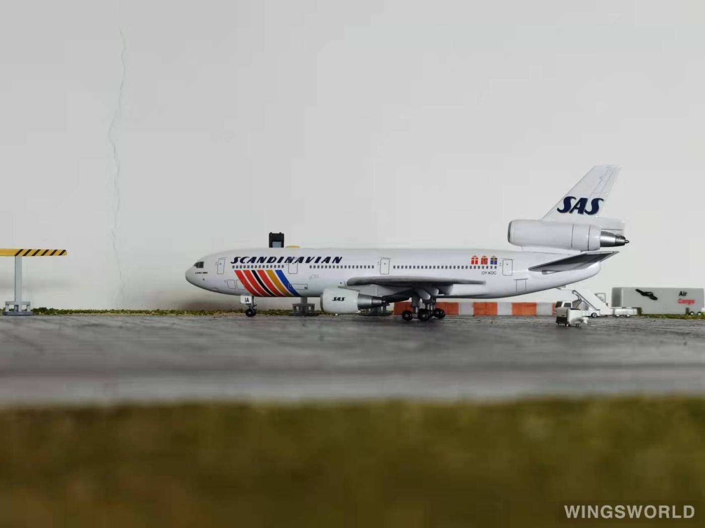 Dragon Models 1:400 55303 SAS 北欧航空 McDonnell Douglas DC-10 OY-KDC