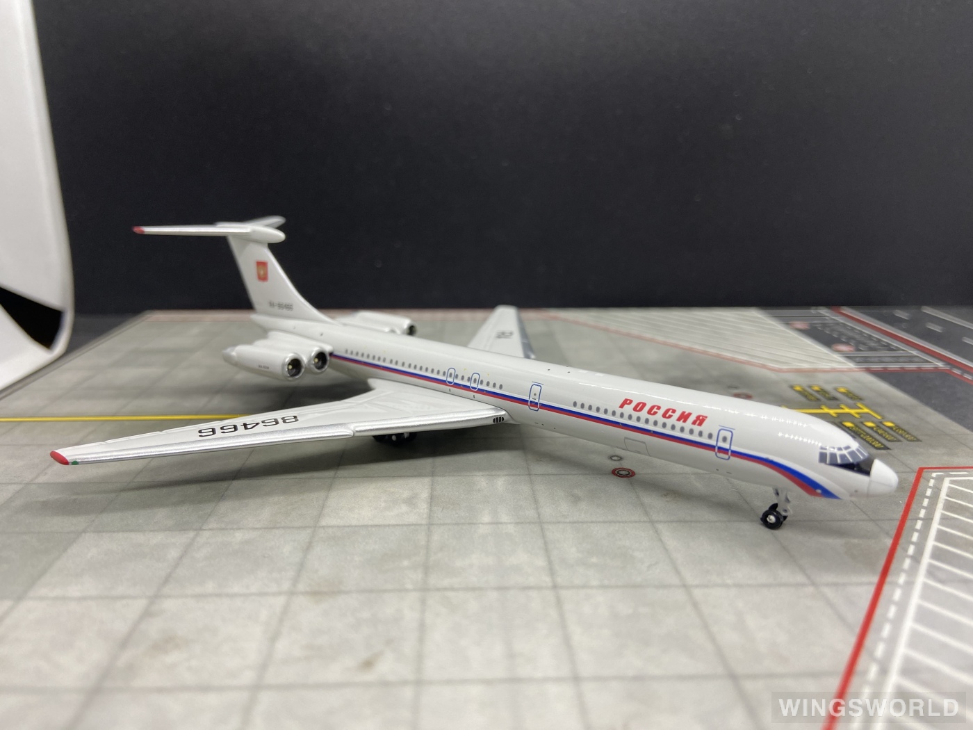 Geminijets 1:400 GJSDM874 Rossiya Special Flight Detachment Ilyushin Il-62 RA-86466