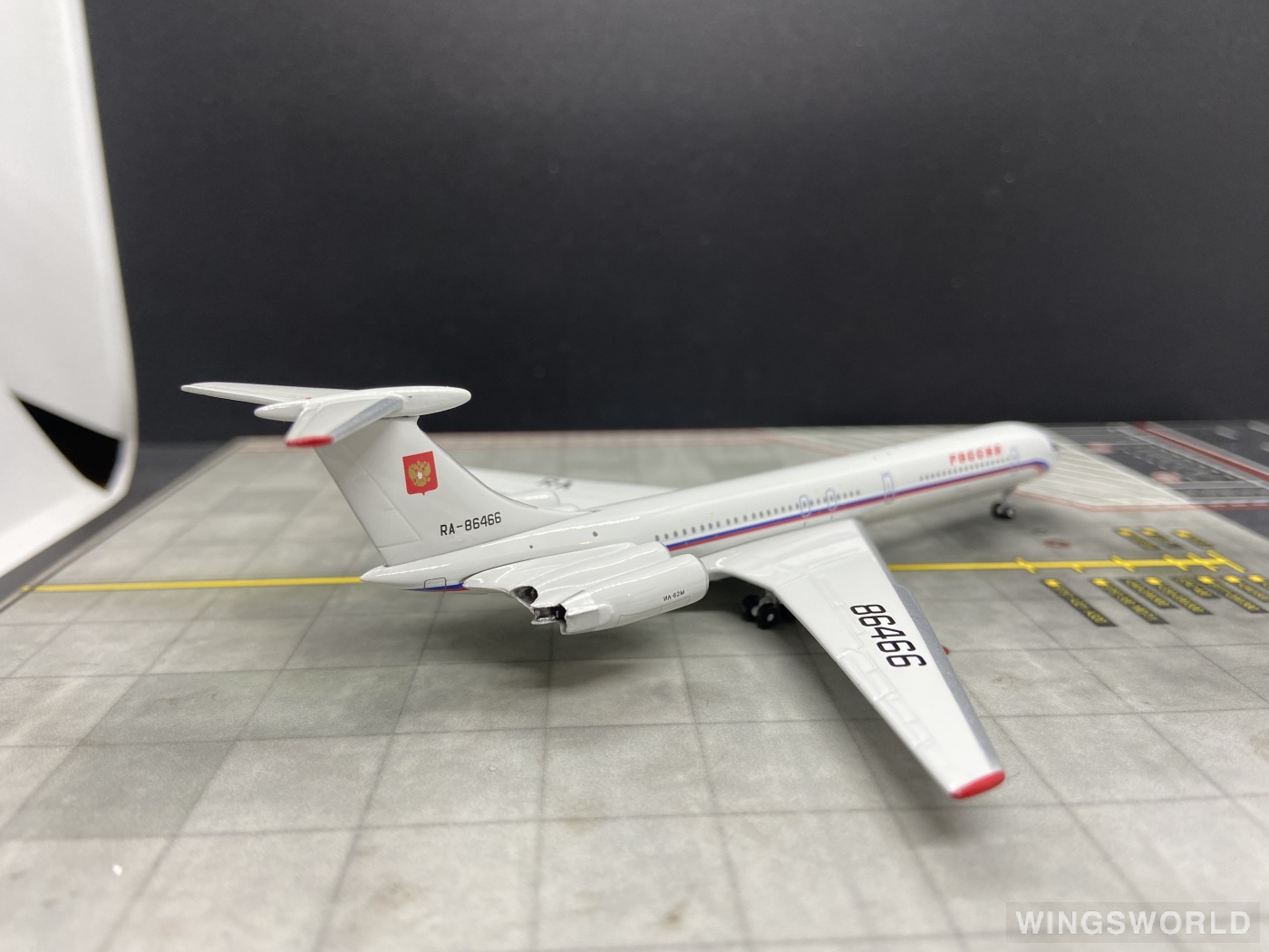 Geminijets 1:400 GJSDM874 Rossiya Special Flight Detachment Ilyushin Il-62 RA-86466