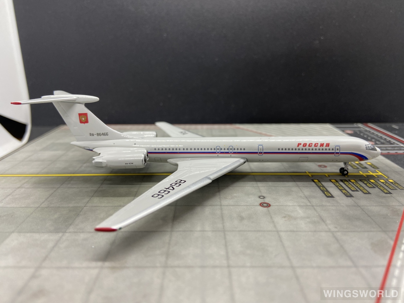 Geminijets 1:400 GJSDM874 Rossiya Special Flight Detachment Ilyushin Il-62 RA-86466