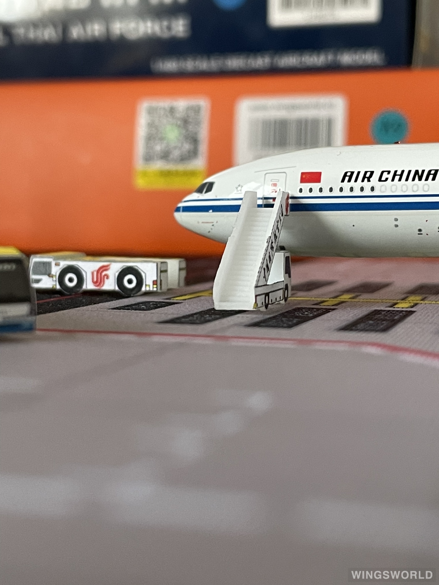 Aviation400 1:400 AV4121 Air China 中国国际航空 Boeing 777-300ER B-2043