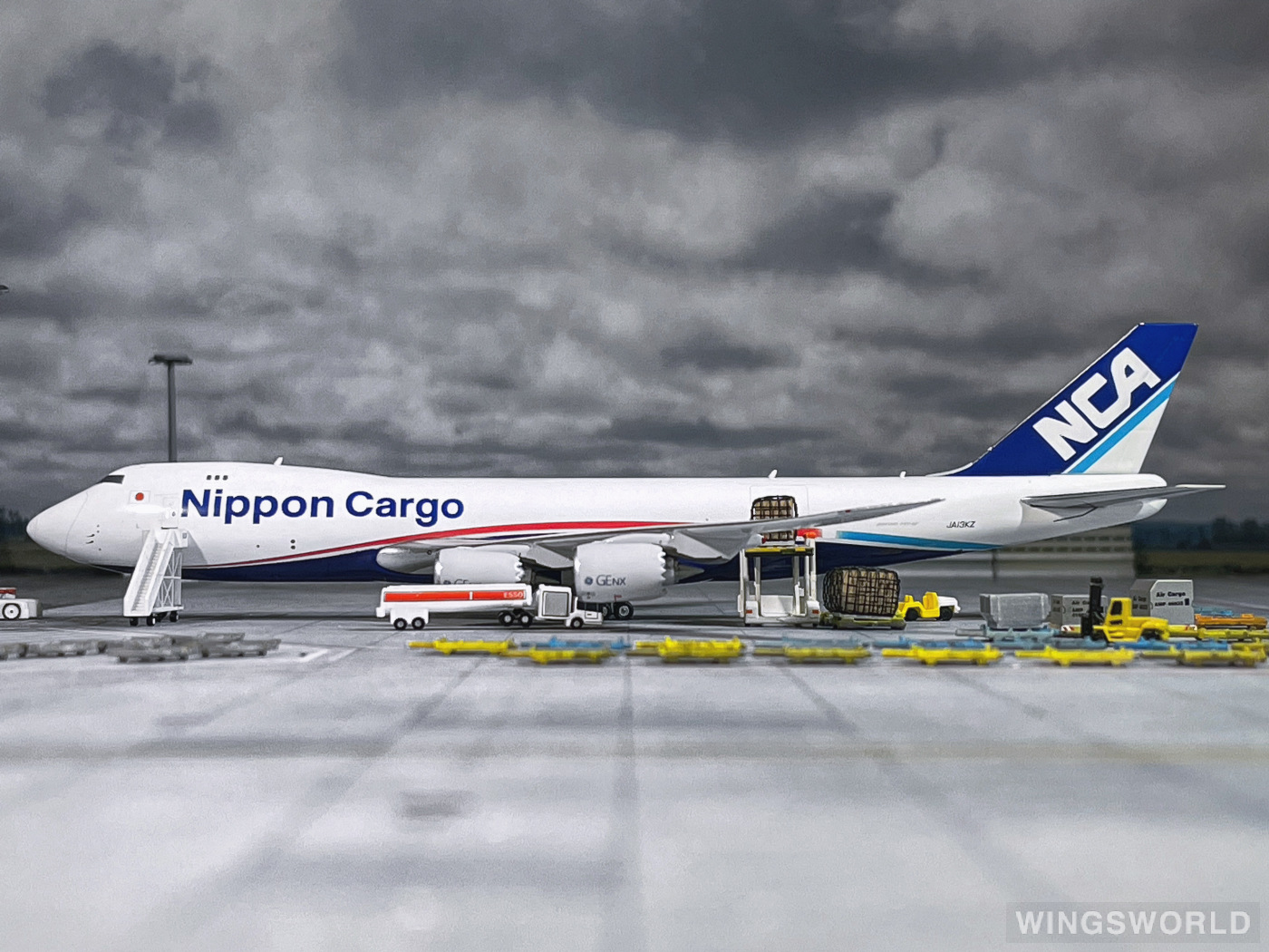 ふるさと納税 1/400 日本貨物航空 747-8F Gemini JA13KZ 航空機 