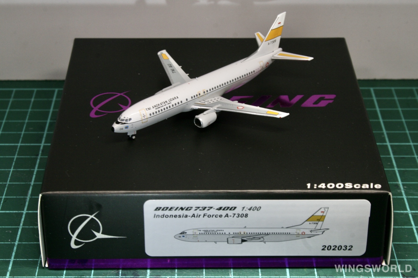 Pandamodel 1:400 202032 Indonesia Air Force 印尼空军 Boeing 737-400 A-7308