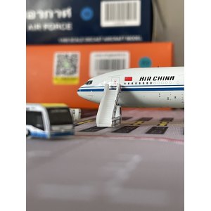 Air China 中国国际航空 Boeing 777-300ER B-2043  AV4121 Aviation400 1:400