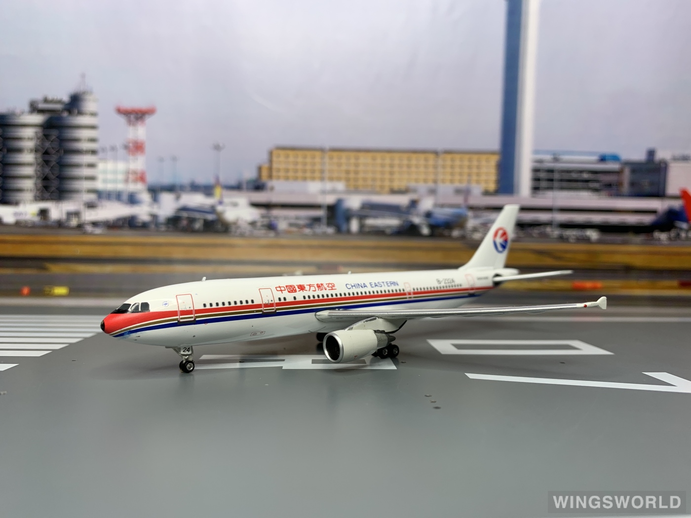 Phoenix 1:400 PH10958 China Eastern 中国东方航空 Airbus A300-600 B-2324