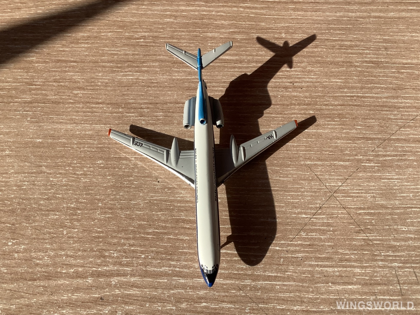 AeroClassics 1:400 AC419860 Malév 匈牙利航空 Tupolev Tu-154 HA-LCE