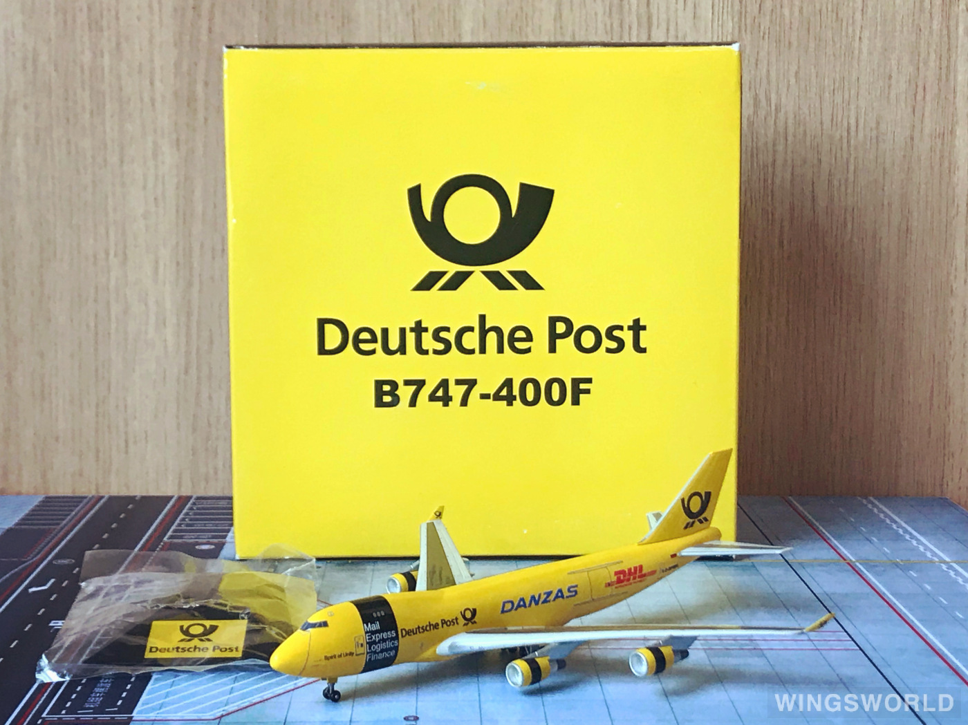 Dragon Models 1:400 55457 DHL 敦豪 Boeing 747-400 D-DPWN