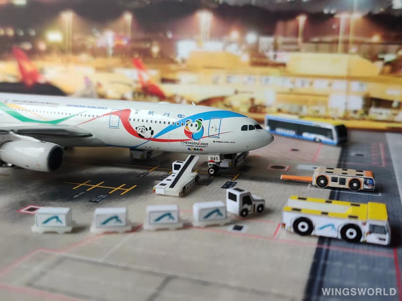 Phoenix 1:400 PH11596 Sichuan Airlines 四川航空 Airbus A330-300 B-5945