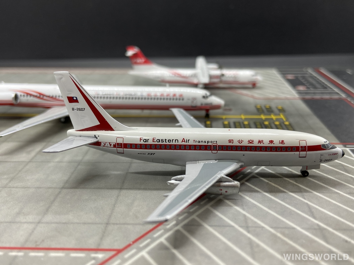 AeroClassics 1:400 ACB2607 FAT 远东航空 Boeing 737-200 B-2607