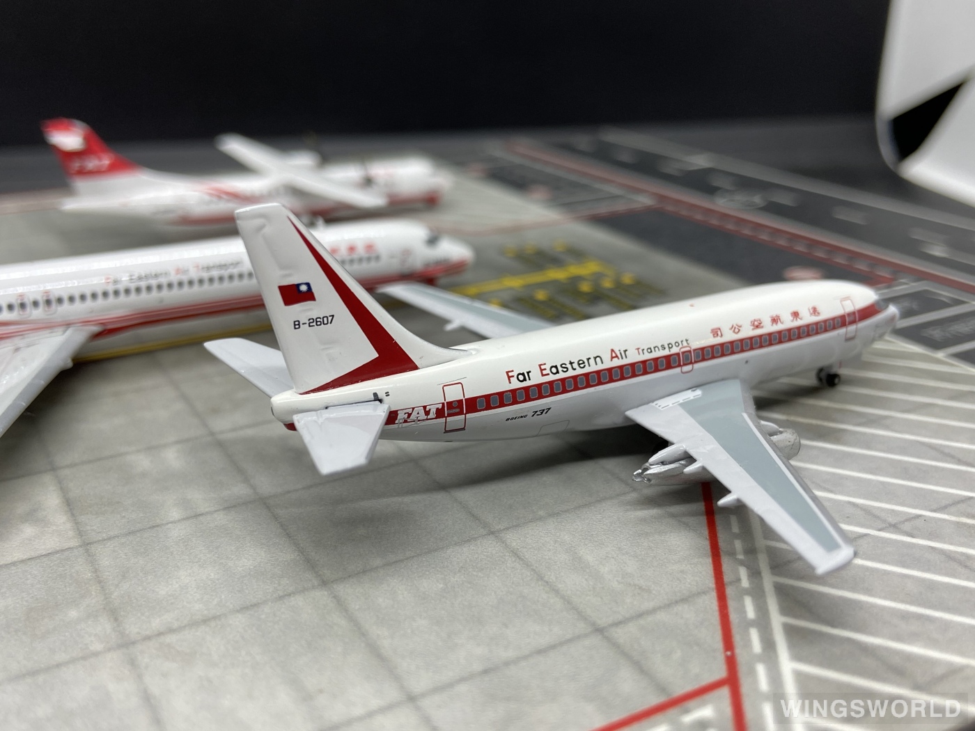 AeroClassics 1:400 ACB2607 FAT 远东航空 Boeing 737-200 B-2607