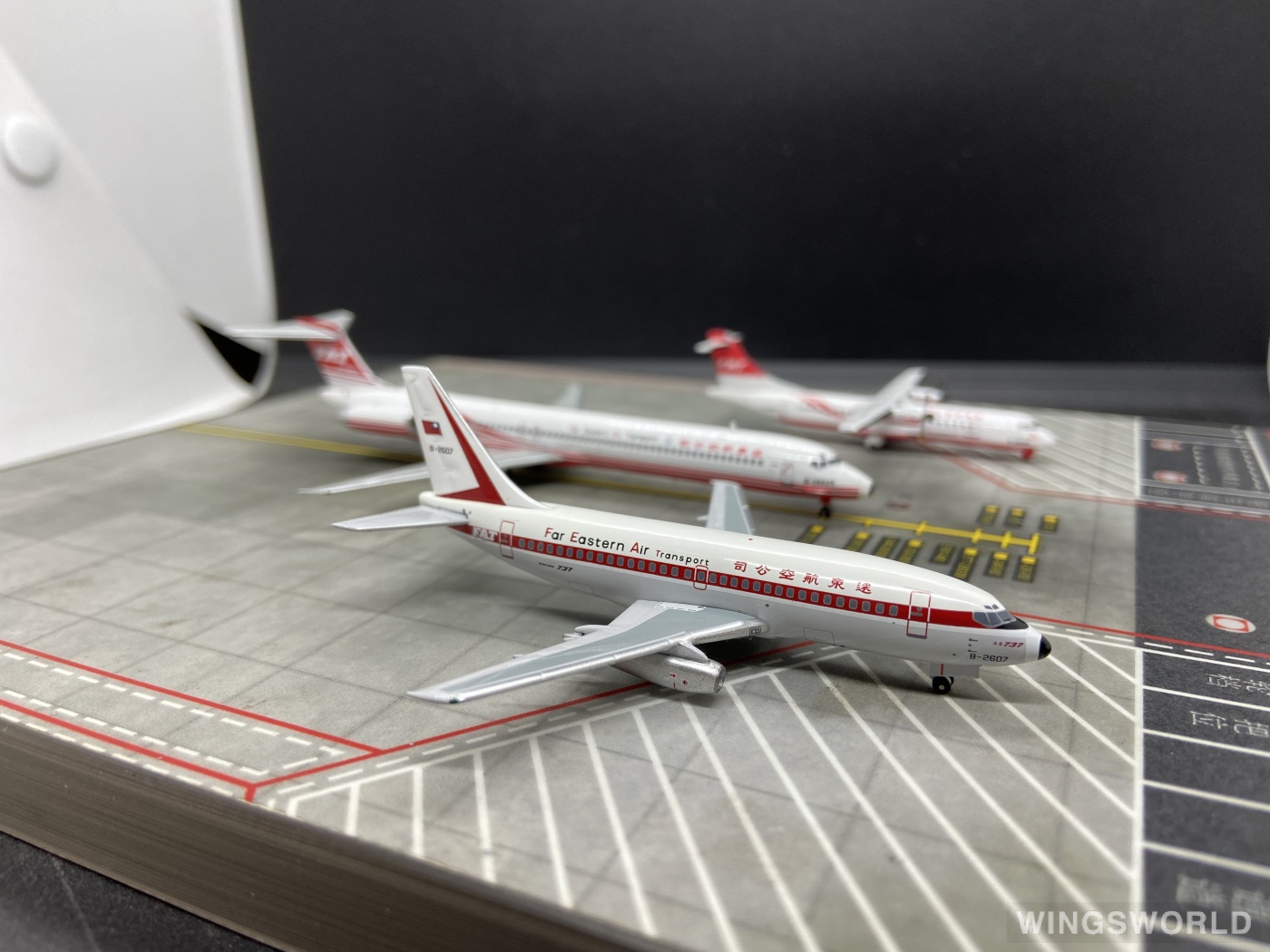 AeroClassics 1:400 ACB2607 FAT 远东航空 Boeing 737-200 B-2607