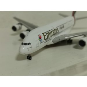 Emirates 阿联酋航空 Airbus A380-800 A6-EEE 2000s colors. 