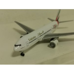 Emirates 阿联酋航空 Boeing 777-200 A6-EMF 1990s colors. 