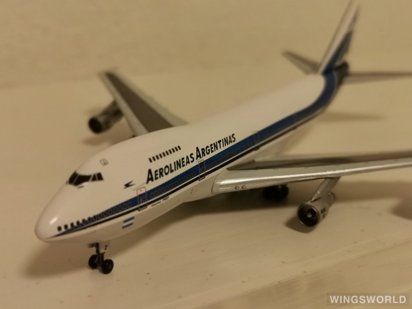 Dragon Models 1:400 55320 Aerolíneas Argentinas 阿根廷航空 Boeing 747-200 LV-OOZ