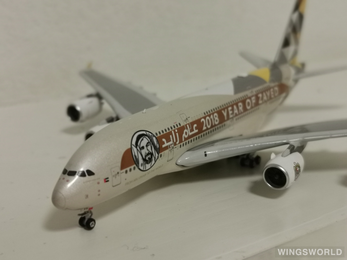 Phoenix 1:400 PH04227 Etihad Airways 阿提哈德航空 Airbus A380-800 A6-APH