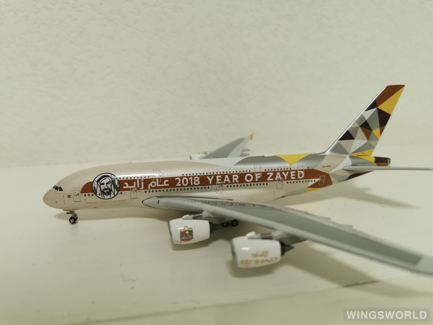 Phoenix 1:400 PH04227 Etihad Airways 阿提哈德航空 Airbus A380-800 A6-APH