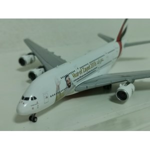 Emirates 阿联酋航空 Airbus A380-800 A6-EUZ 2000s colors. 
