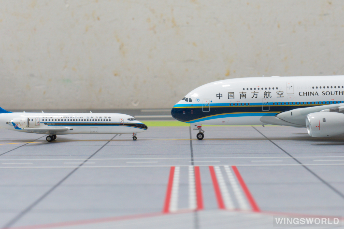 Phoenix 1:400 PH11535 China Southern 中国南方航空 Airbus A380-800 B-6137