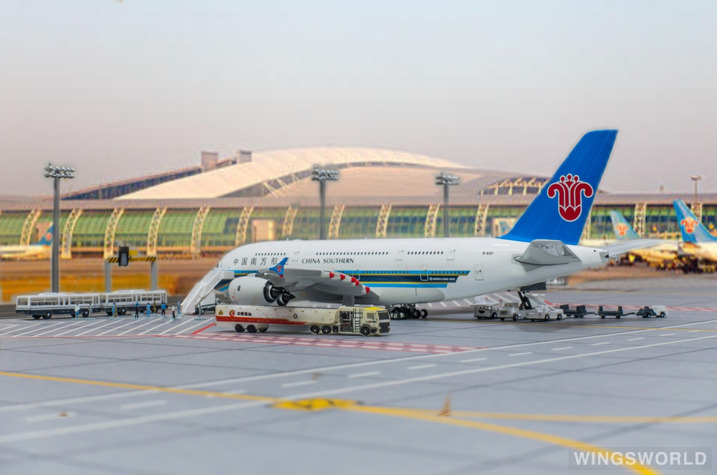 Phoenix 1:400 PH11535 China Southern 中国南方航空 Airbus A380-800 B-6137