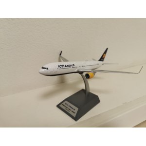 Icelandair 冰岛航空 Boeing 767-300 TF-ISN  IF763FI0821 Inflight200 1:200