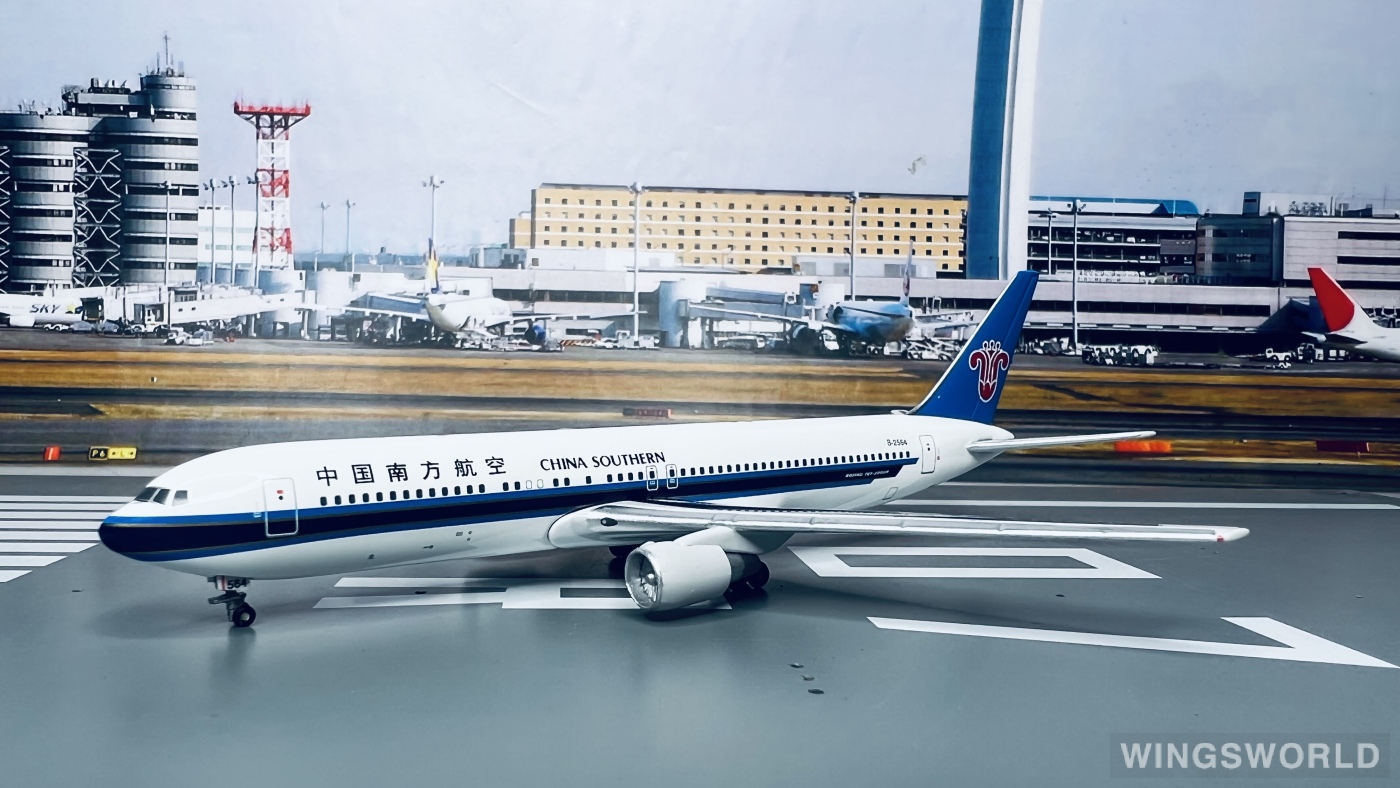 AeroClassics 1:400 AC18115 China Southern 中国南方航空 Boeing 767-300 B-2564