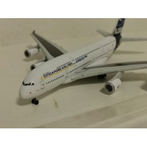 Singapore Airlines 新加坡航空 Airbus A380-800 F-WWOW  55880 Dragon Models 1:400