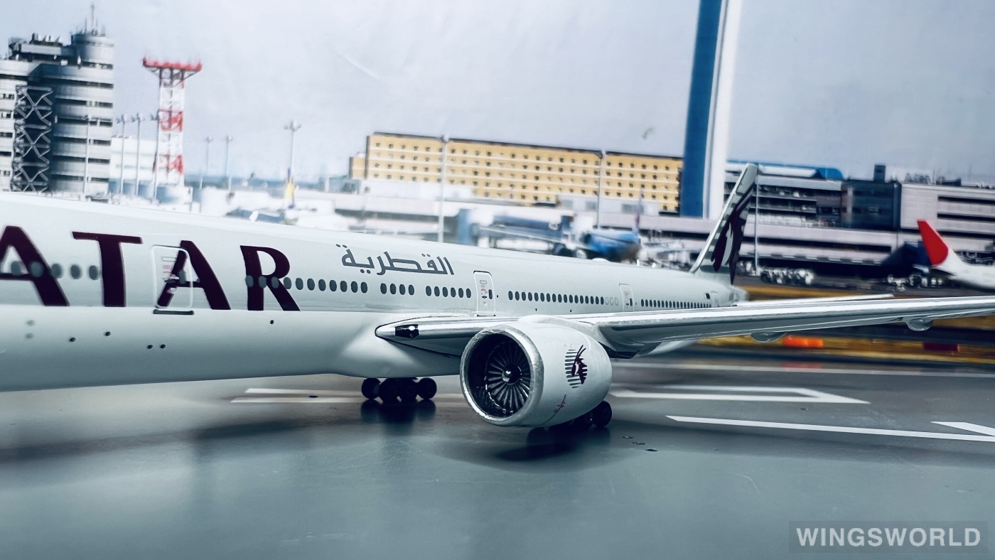 Phoenix 1:400 PH10888 Qatar 卡塔尔航空 Boeing 777-300 A7-BEA