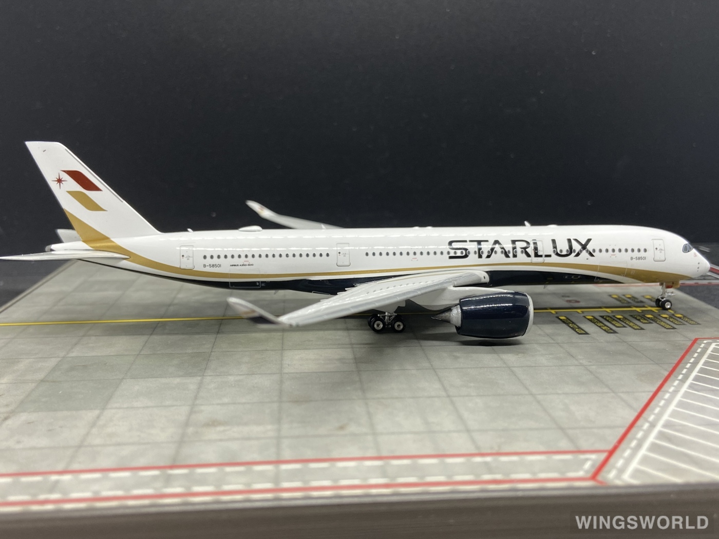 Phoenix 1:400 PH04414 Starlux Airlines 星宇航空  Airbus A350-900 B-58501