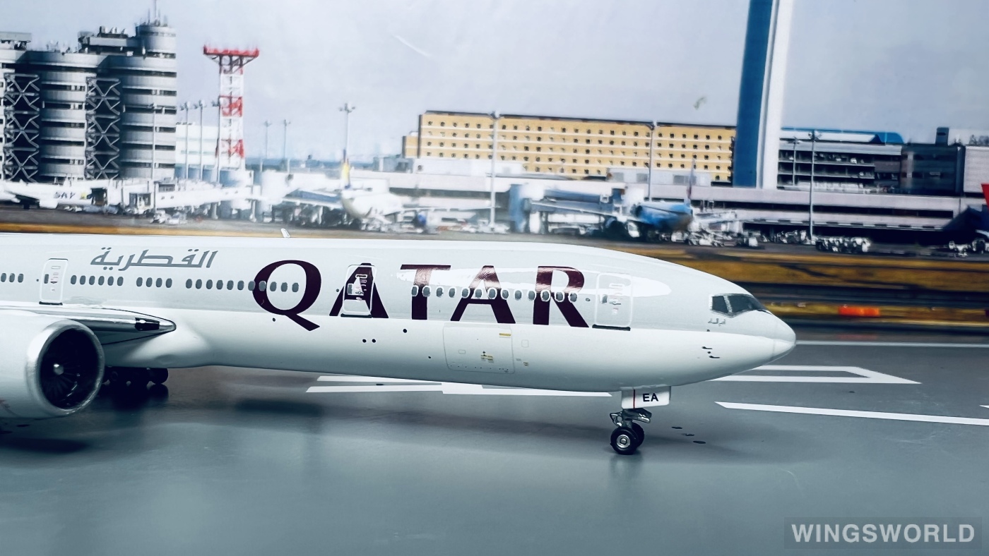 Phoenix 1:400 PH10888 Qatar 卡塔尔航空 Boeing 777-300 A7-BEA