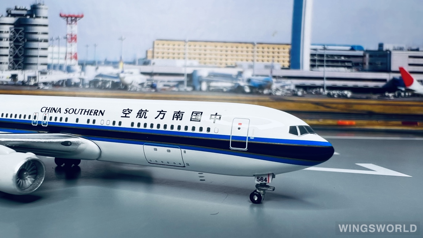 AeroClassics 1:400 AC18115 China Southern 中国南方航空 Boeing 767-300 B-2564