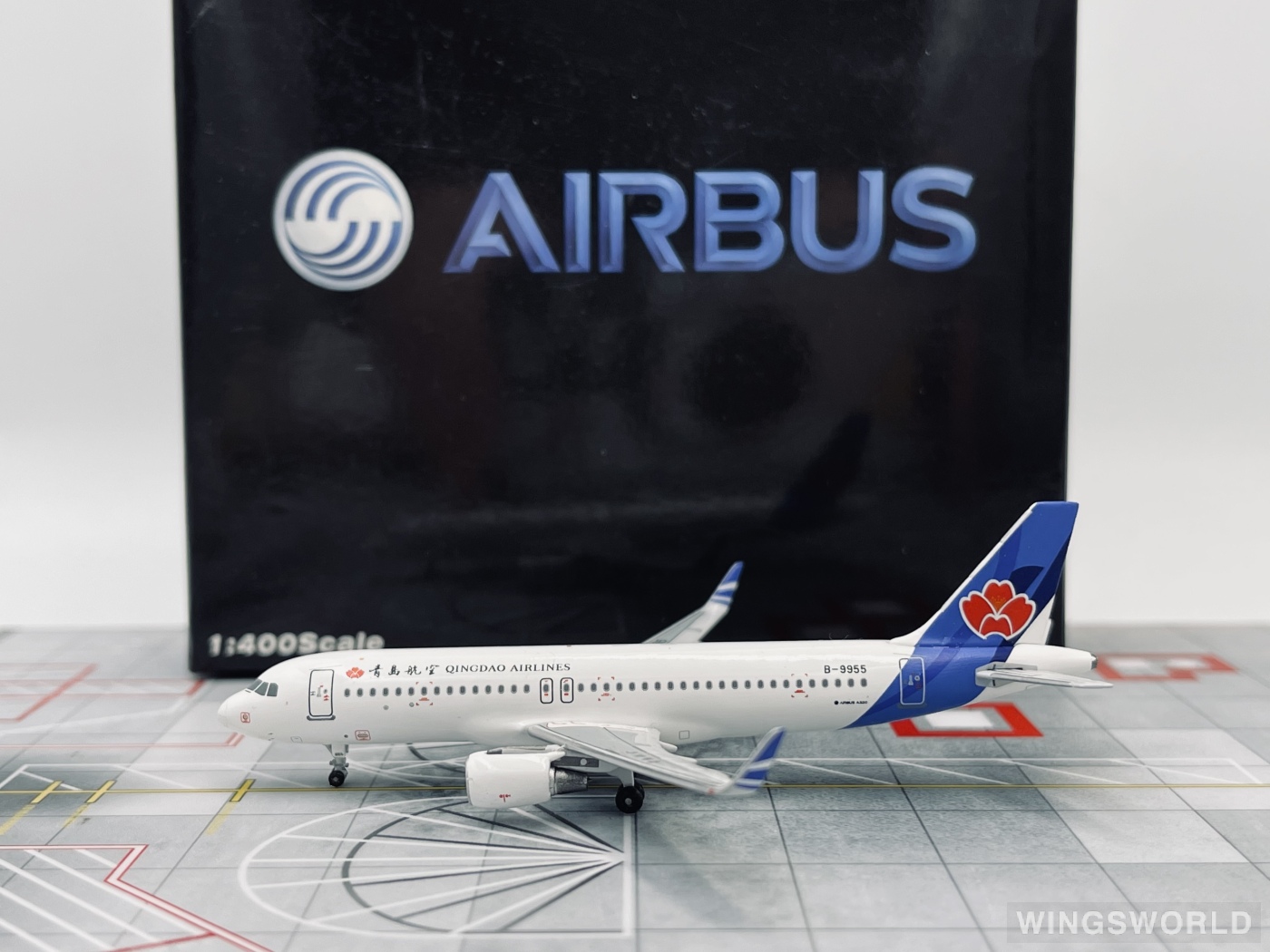 Pandamodel 1:400 PMB9955 Qingdao Airlines 青岛航空 Airbus A320 B-9955