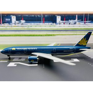Vietnam Airlines 越南航空 Boeing 777-200 VN-A141  GJHVN408 Geminijets 1:400