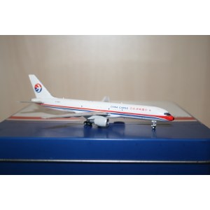 China Cargo Airlines 中国货运航空 Boeing 757-200 B-2808 2000s colors. With rolling gears. NG53006 NGmodels 1:400